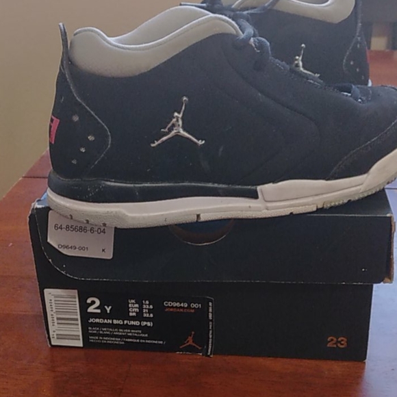 SHOES - Picture 1 of 1